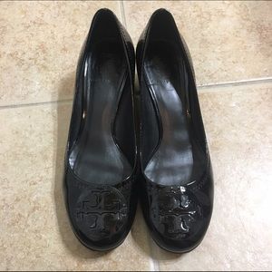 Tory Burch Black Patent Amy Pump size 7.5 EUC